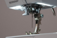 Швейная машина Bernina 380 (электронная)